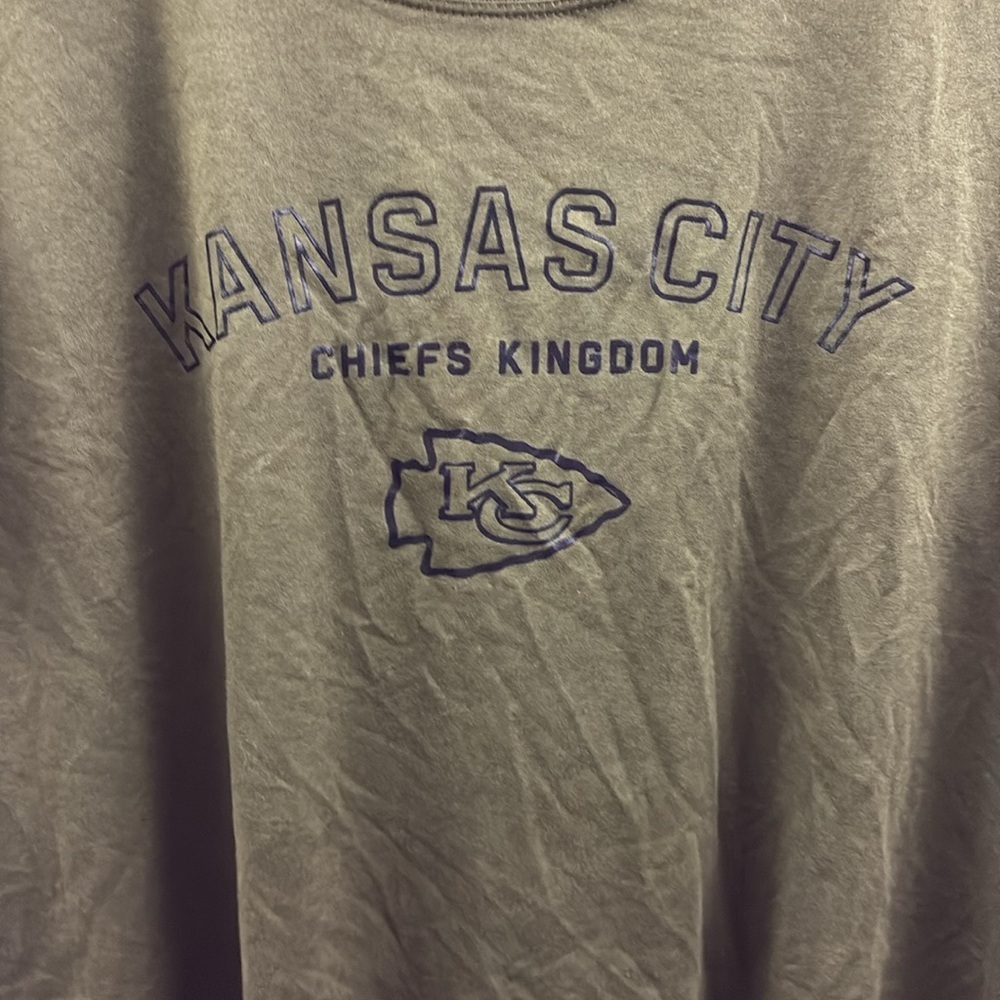 Kansas City Chiefs Women’s Nike Salute To Service T-shirt Size XL Army Green NFL - Picture 3 of 8